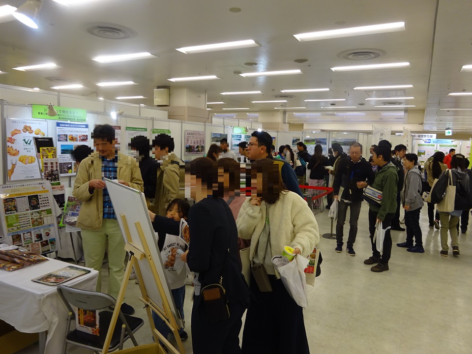 出展の様子２