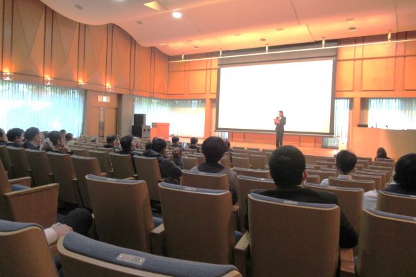 琵琶湖博物館での説明