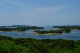 英虞湾の風景（提供：財団法人伊勢志摩国立公園協会）
