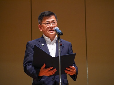 挨拶を行う庄子農林水産大臣政務官