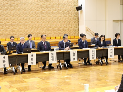 挨拶を行う広瀬農林水産大臣政務官（全体の様子、広瀬大臣政務官は前列中央）