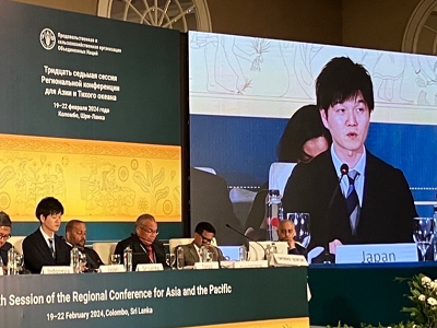 FAO第37回アジア・太平洋地域総会で演説を行う鈴木農林水産副大臣