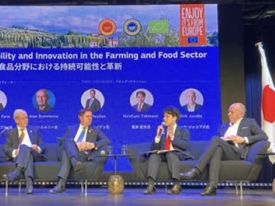 EU各国大臣等とパネルディスカッションに登壇する滝波農林水産副大臣