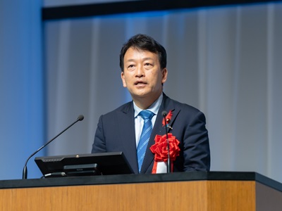 祝辞を述べる笹川農林水産副大臣