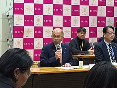 挨拶を述べる根本農林水産副大臣