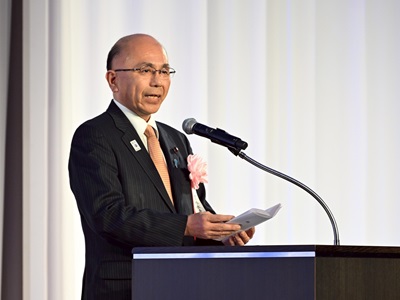 祝辞を述べる根本農林水産副大臣