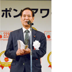 表彰式当日は、西川農林水産大臣も登壇し、受賞者に祝辞を述べた