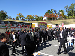 会場外には、兵庫県のB級グルメの屋台が