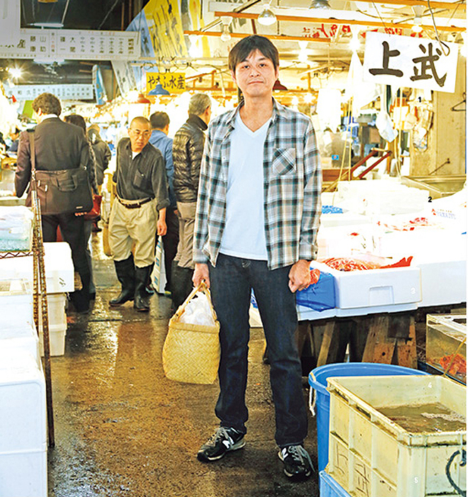 料理人の笠原将弘さんの写真