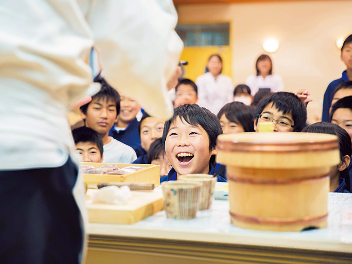 もっと「ごはん」を！学校給食を通じて和食文化を子どもたちへ