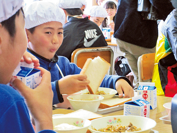 もっと「国産」を！静岡県の学校給食で提供国産小麦100％のパン&麺