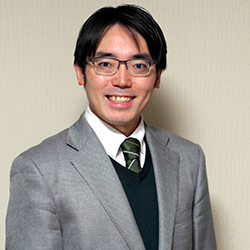 高荷智也さん
