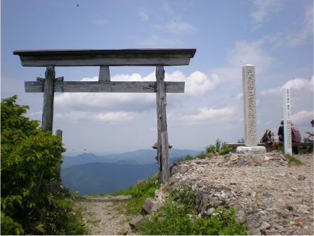 標高1,171メートルの太平山の山頂。