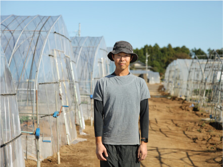 「将来は農家として独立したい」と言う研修生の彦田さん。