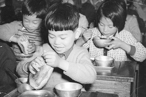 写真：かつての給食