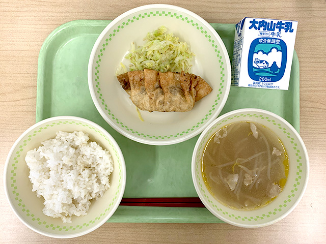 写真：三重県津市の学校給食 津ぎょうざ