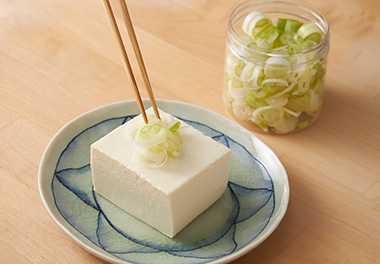 写真：冷蔵庫の野菜室で保存して、いろいろな料理の薬味に