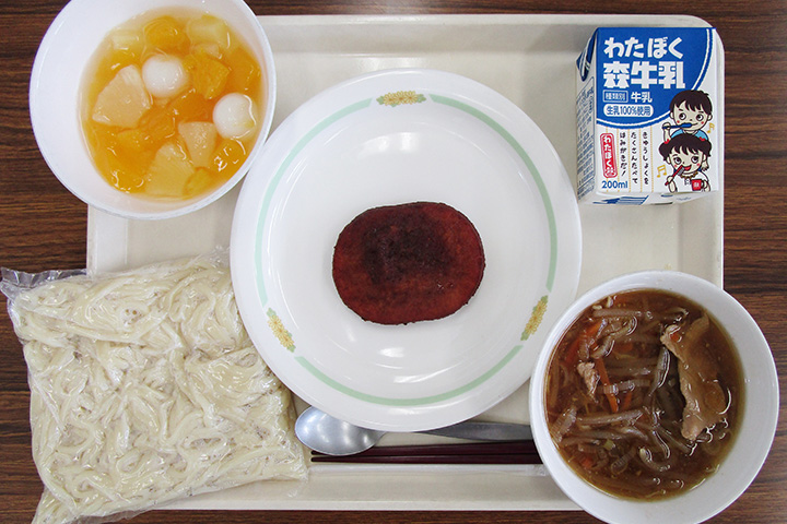 写真：埼玉県行田市の学校給食 ゼリーフライ