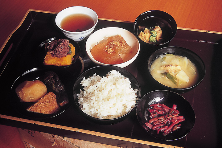 写真:あぶらげごはんに関わり深い精進料理