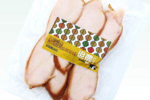 写真:但農どり むね肉燻製