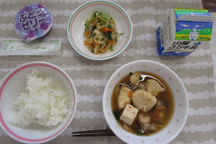 写真：広島県福山市の学校給食 うずみ