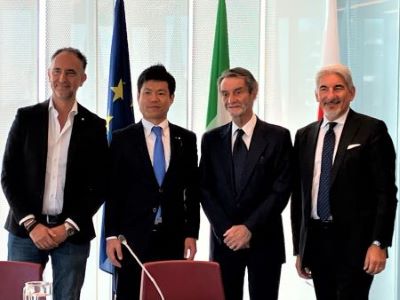 ロンバルディア州知事とバイ会談を行った勝俣副大臣