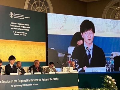 State Minister Suzuki delivers a speech at the Ministerial  Roundtable