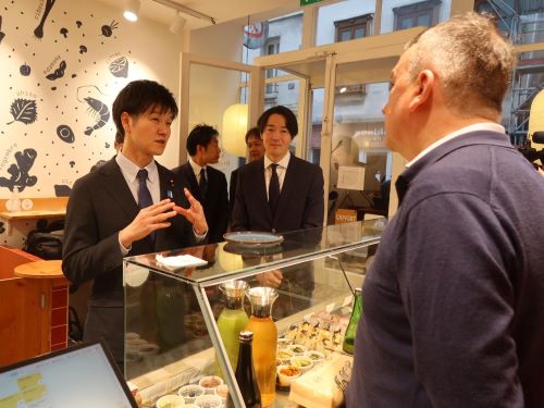 おにぎり販売店視察（フランス・パリ）