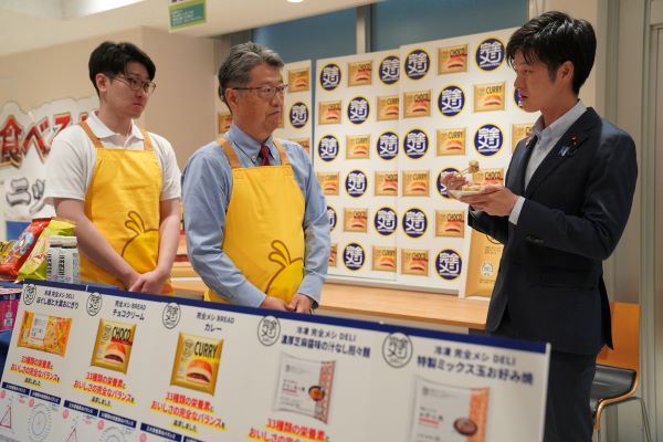 企業に質問をする鈴木農林水産大臣