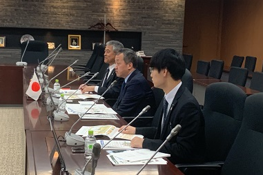 Exchanging opinions with Central Union of Agricultural Cooperatives.