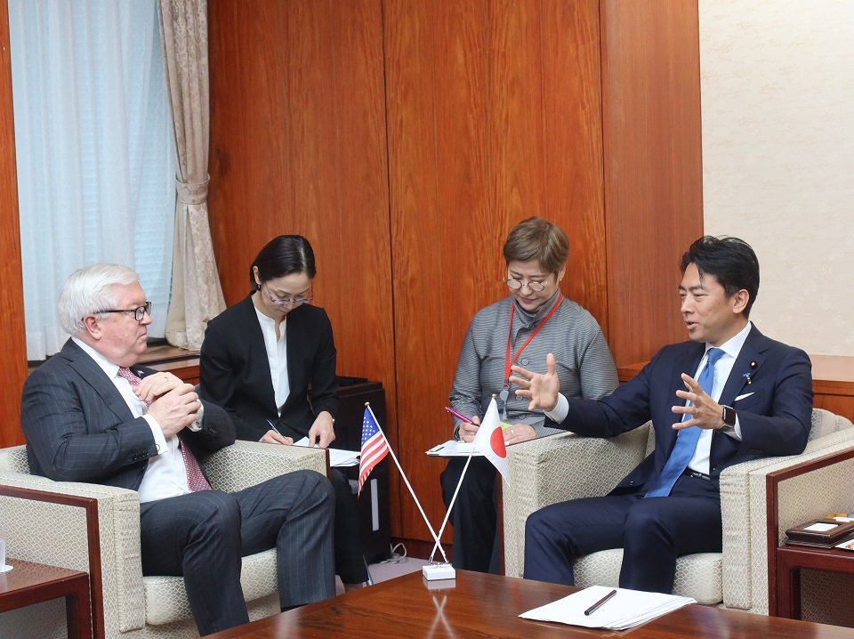 小泉農林水産大臣とジョージ・グラス次期駐日米国大使との会談
