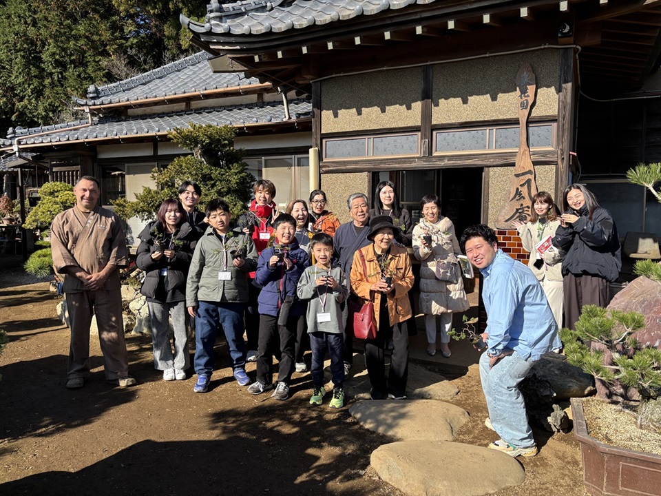盆栽農園での集合写真