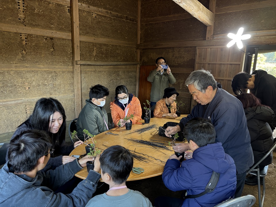 盆栽づくりの様子