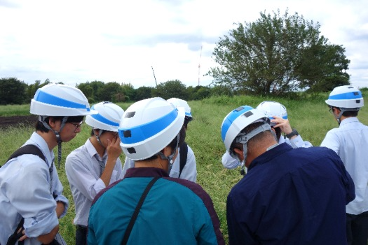 視察の様子１