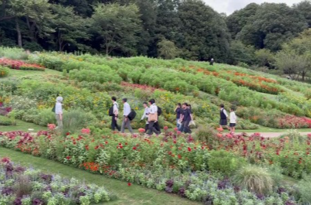 里山ガーデン視察の様子１