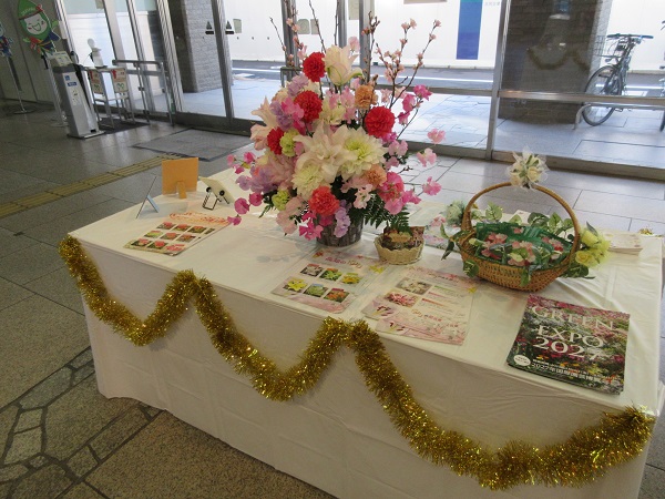 岡山市役所での花展示の様子