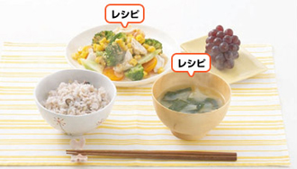  ビタミンACEサラダ・みそ汁