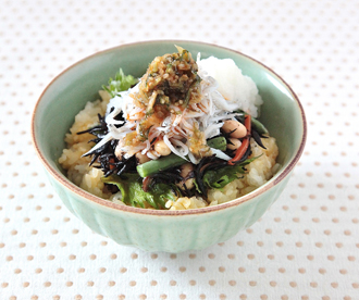 できる男に釡揚げシラス丼