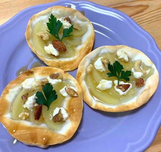 桃と豆乳クリームチーズ風ピザ (ビーガン対応)