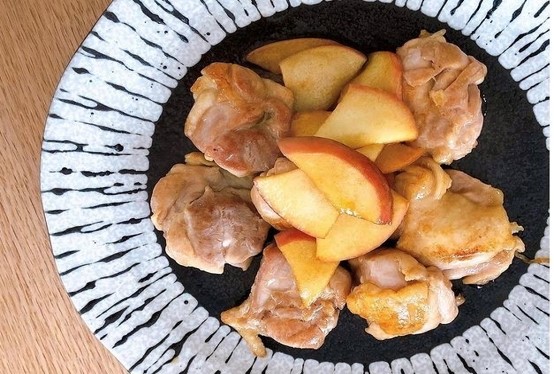 鶏肉とりんごの照り焼き