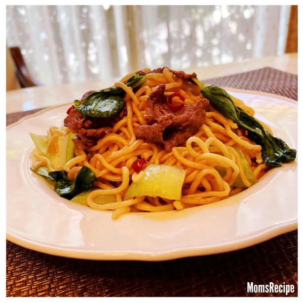 チンゲン菜と牛肉のピリ辛アジアン焼きそば