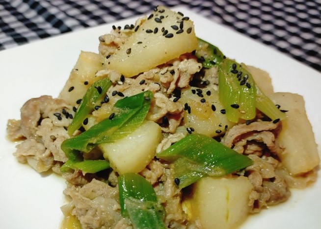 111.梨の食感、ねぎの香ばしさがたまらない!豚肉の炒め物.jpg