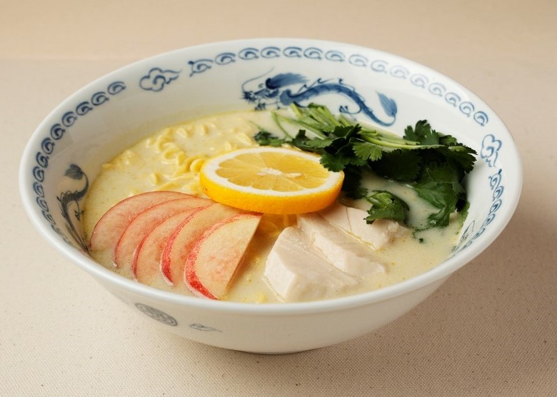 36.夏に負けるな!ビタミンたっぷりグリーンカレーラーメン.jpg