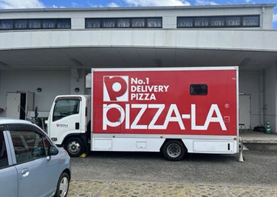 キッチンカーでの支援の様子