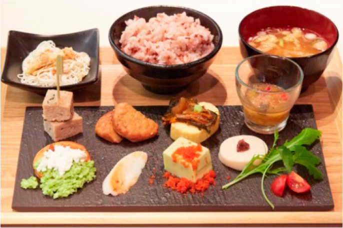 （写真2）カフェで提供した限定メニュー
