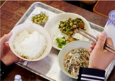 地域の食材を使用した和食給食