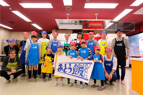 “おとう飯（はん）”の普及啓発（ファザーリング全国フォーラムinにいがた「簡単でおいしく。お父さんが作る“おとう飯（はん）”料理教室！」）