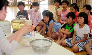 保育所における食育活動（食に関する体験）