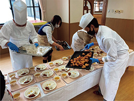 公益社団法人日本中国料理協会の出張給食授業の様子