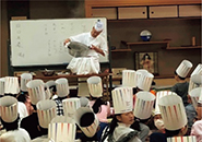 5年生　だしの授業の様子